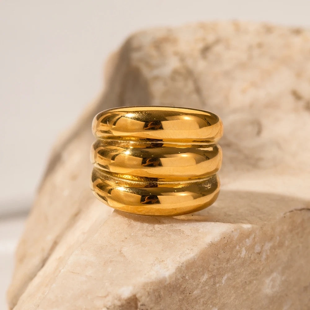Girl chase your dreams ring