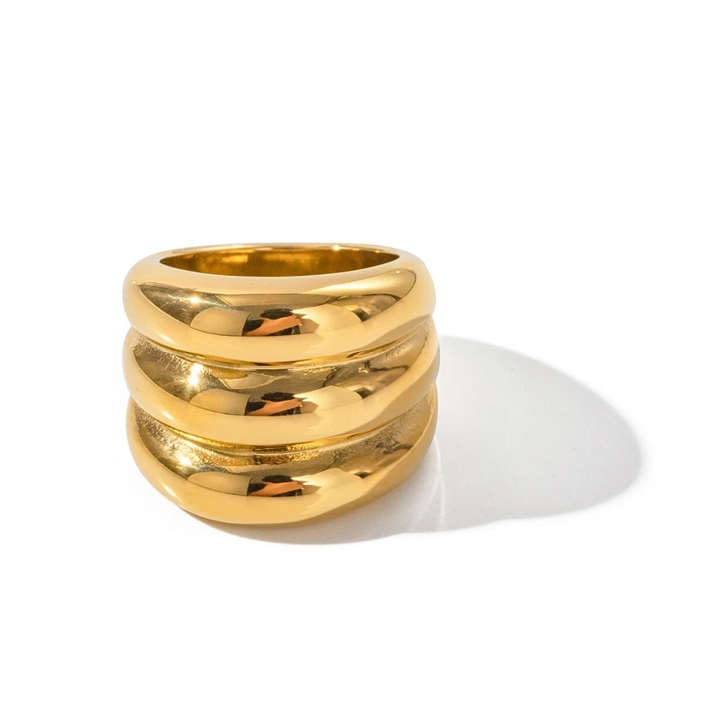 Girl chase your dreams ring