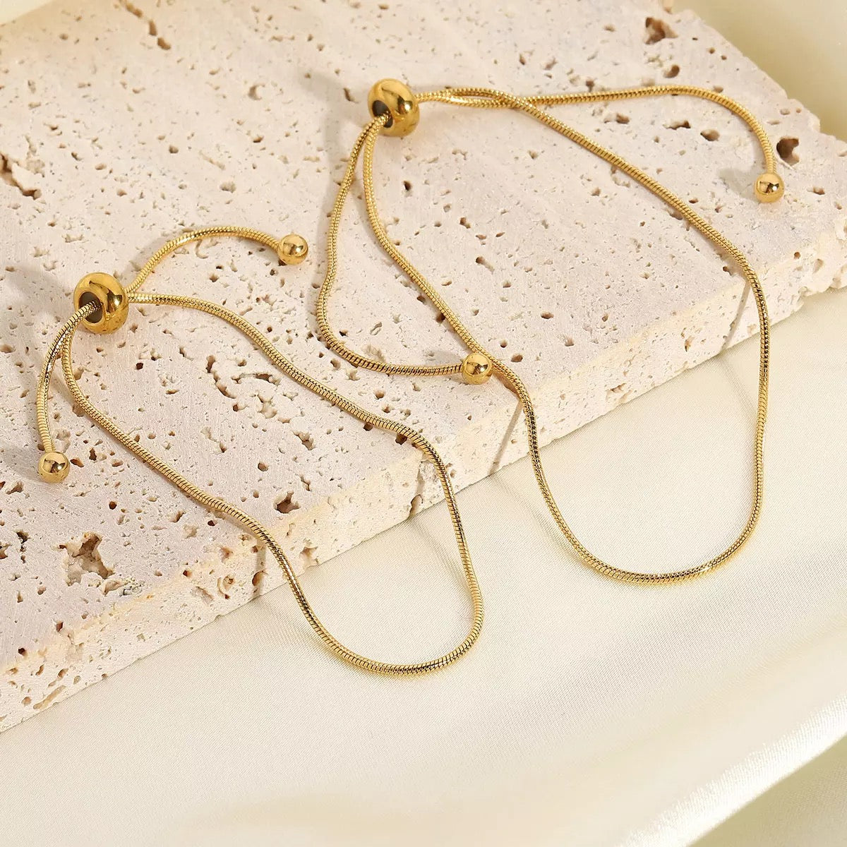 Minimalist bracelet