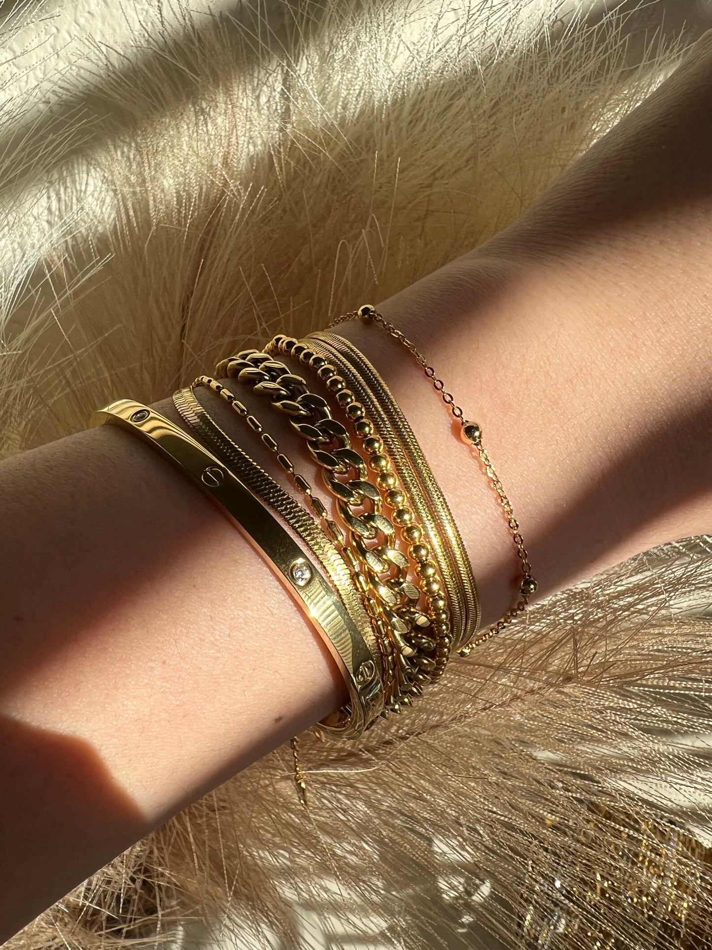 Dainty beaded bracelet