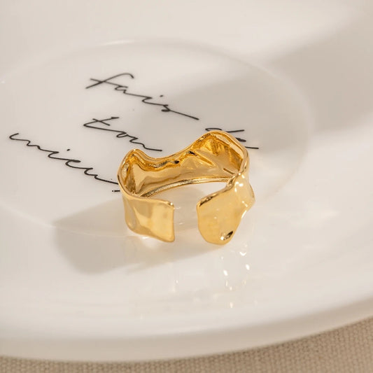 Luxe gold ring