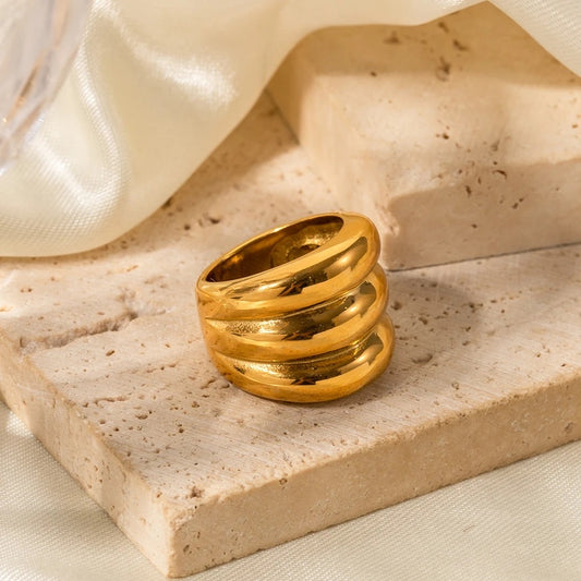 Girl chase your dreams ring