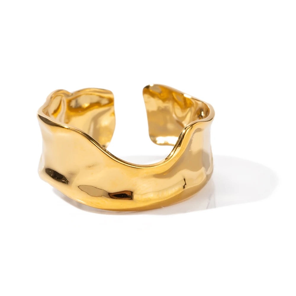 Luxe gold ring