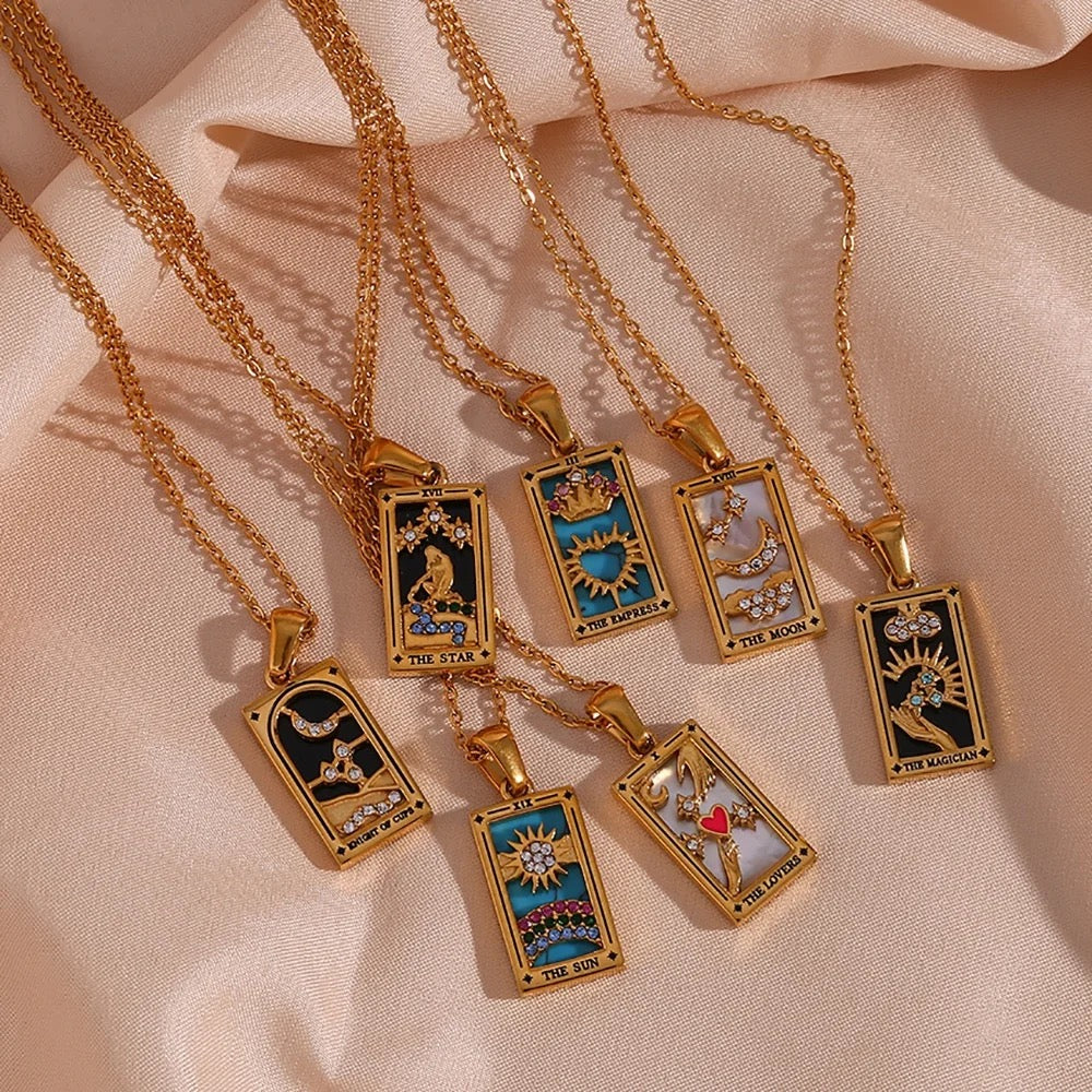In the cards necklace