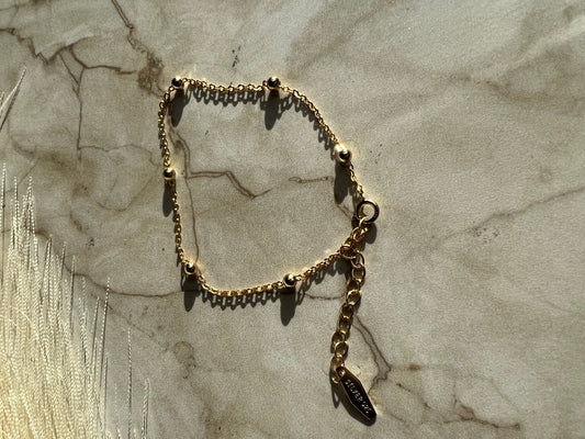 Dainty beaded bracelet