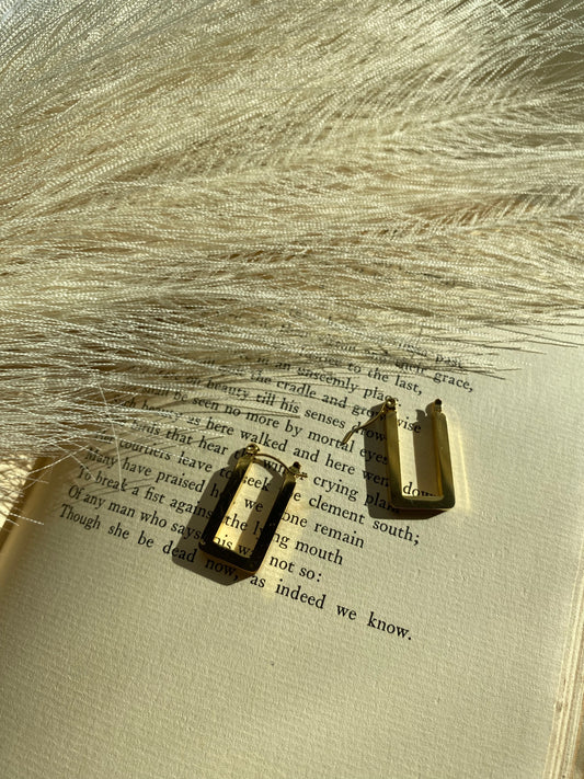 simple chic earrings