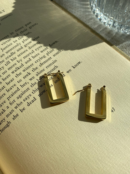 simple chic earrings